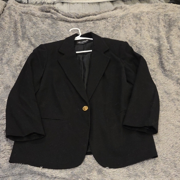 Sag Harbor Jackets & Blazers - Sag Harbor Black Single-Button Blazer with Gold Accent Size 8!